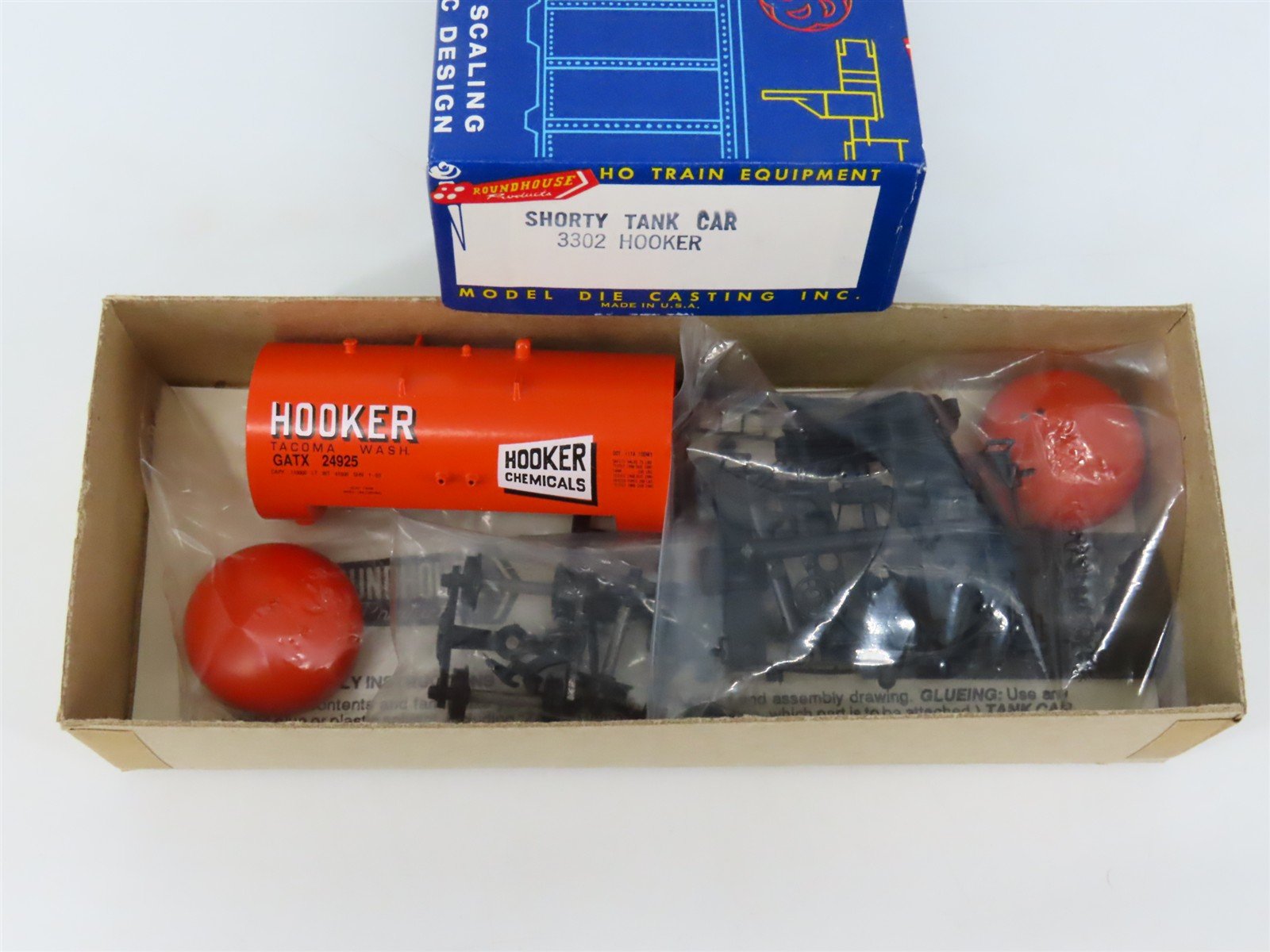 HO Scale Roundhouse Kit 3302 GATX Hooker Chemicals Shorty Tank Car #24925