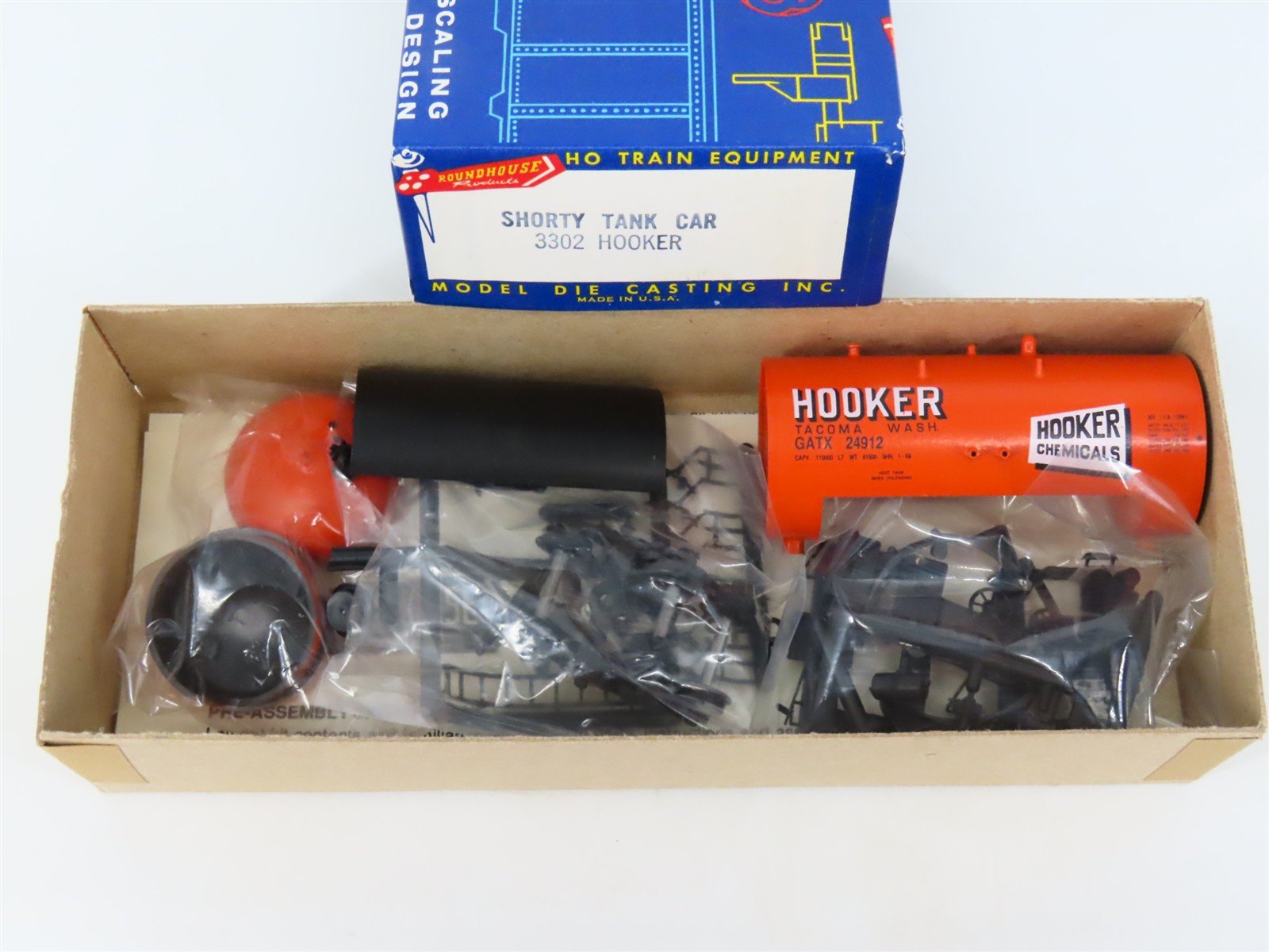 HO Scale Roundhouse Kit 3302 GATX Hooker Chemicals Shorty Tank Car #24912