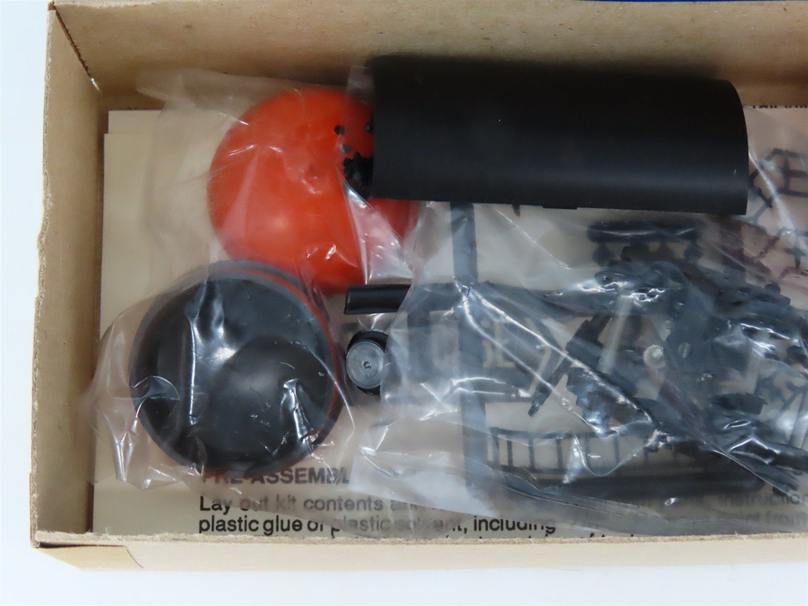 HO Scale Roundhouse Kit 3302 GATX Hooker Chemicals Shorty Tank Car #24912