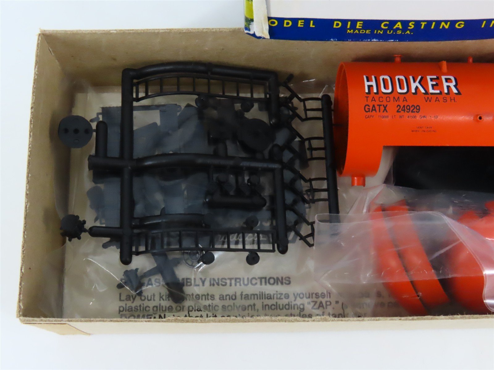 HO Scale Roundhouse Kit 3302 GATX Hooker Chemicals Shorty Tank Car #24929
