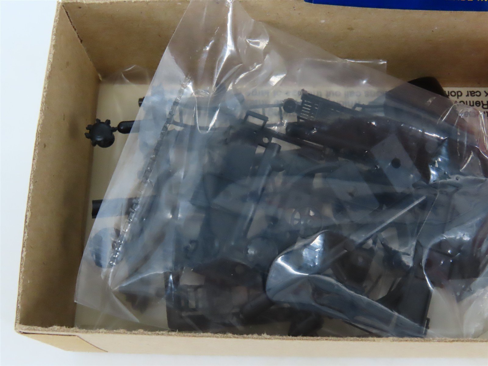 HO Scale Roundhouse Kit 3302 GATX Hooker Chemicals Shorty Tank Car #24951