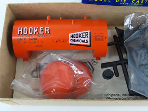 HO Scale Roundhouse Kit 3302 GATX Hooker Chemicals Shorty Tank Car #24990