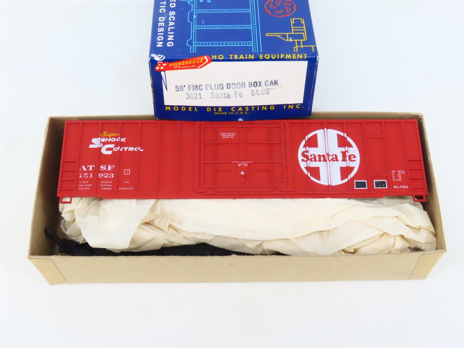 HO Scale Roundhouse Kit 3621 ATSF Santa Fe 50' Plug Door Box Car #151923