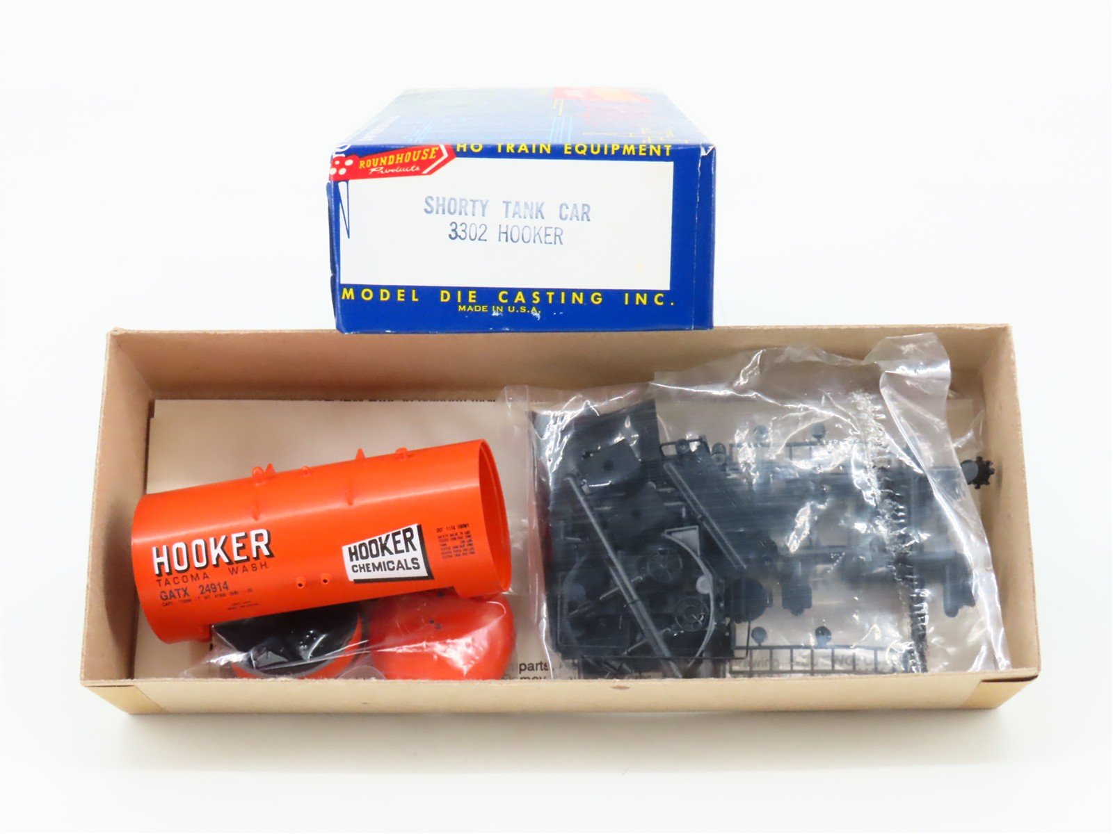 HO Scale Roundhouse Kit 3302 GATX Hooker Chemicals Shorty Tank Car #24914