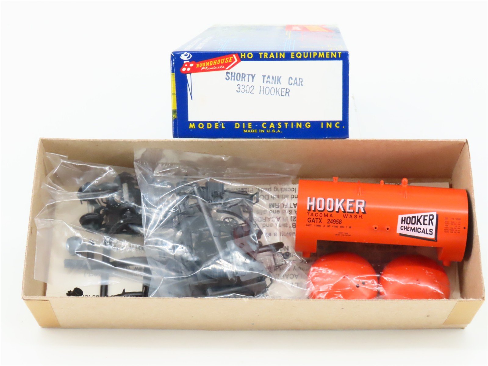 HO Scale Roundhouse Kit 3302 GATX Hooker Chemicals Shorty Tank Car #24958
