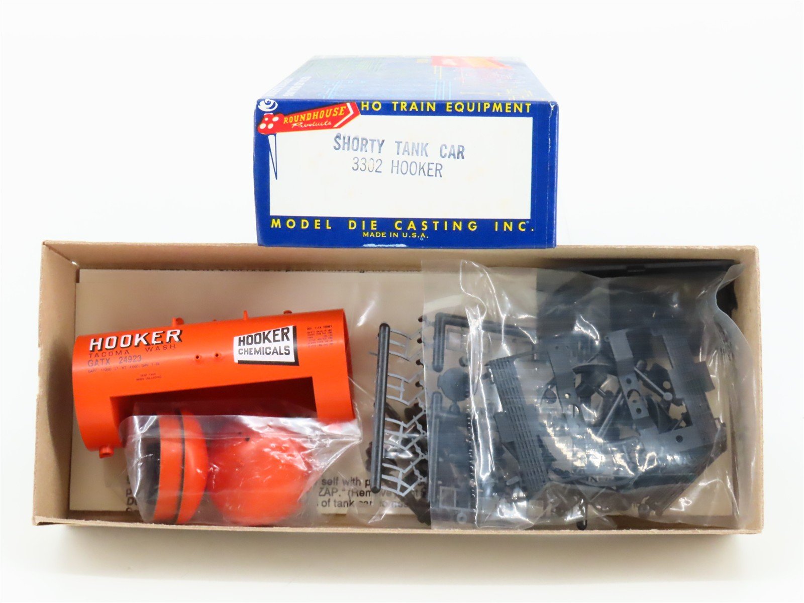 HO Scale Roundhouse Kit 3302 GATX Hooker Chemicals Shorty Tank Car #24923