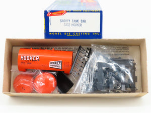 HO Scale Roundhouse Kit 3302 GATX Hooker Chemicals Shorty Tank Car #24916