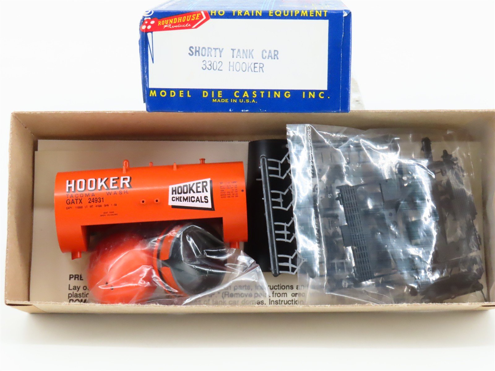 HO Scale Roundhouse Kit 3302 GATX Hooker Chemicals Shorty Tank Car #24931