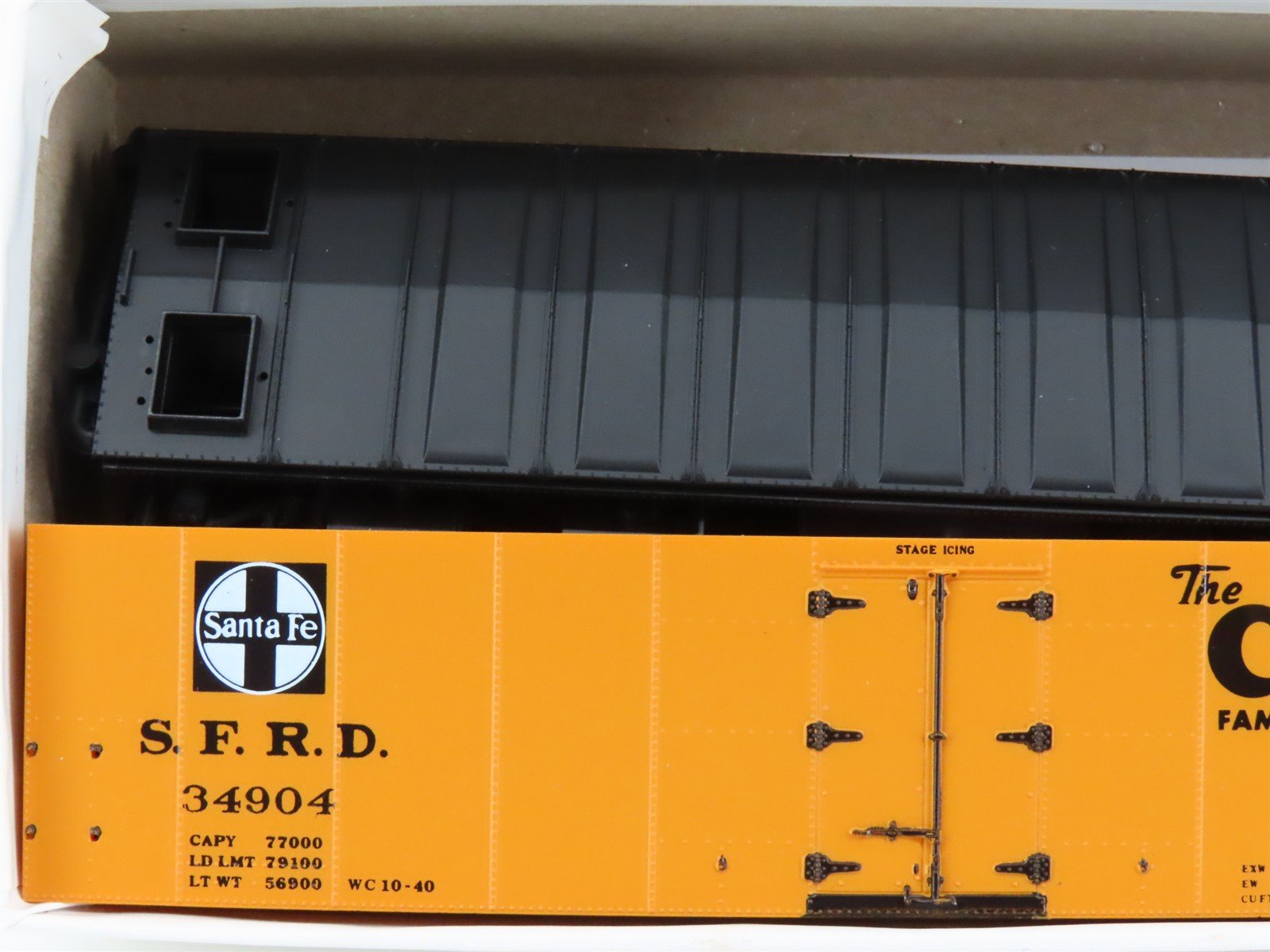 HO Scale InterMountain Kit 41106-14 SFRD Santa Fe Chief West/Map Reefer #34904