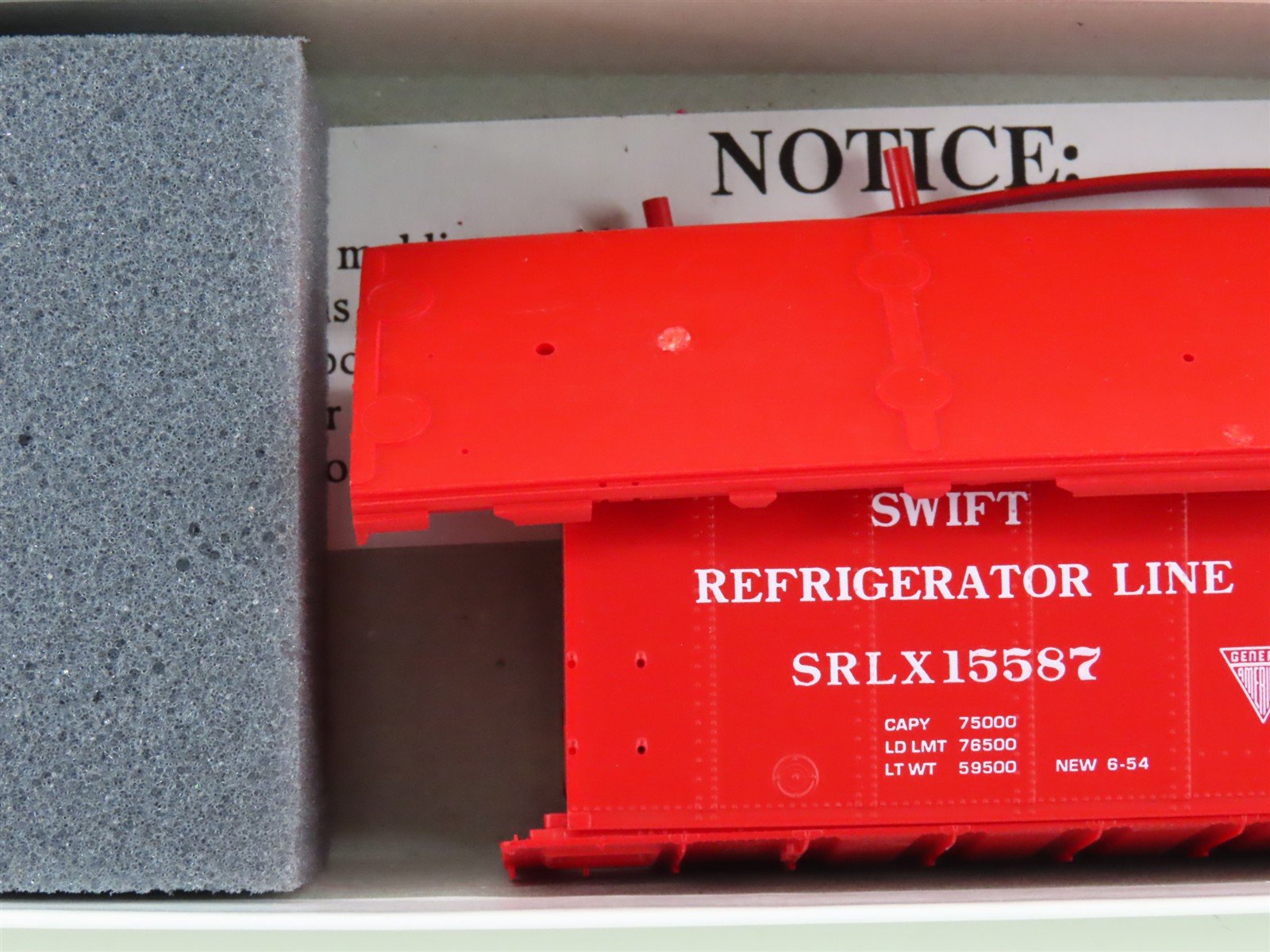HO InterMountain Kit 40506-10 SRLX Swift Steel Sided Ice Bunker Reefer #15587