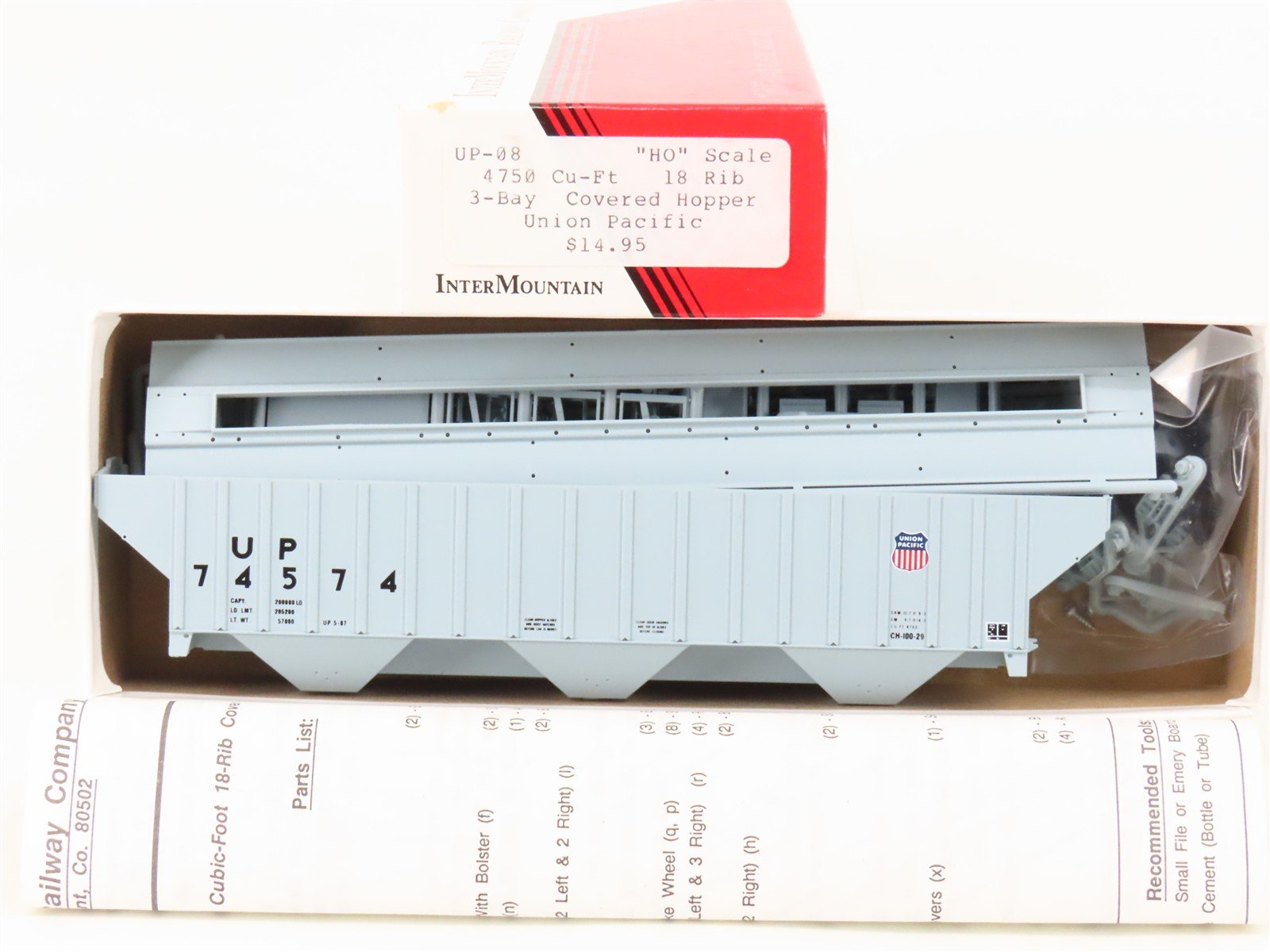 HO Scale InterMountain Kit UP-08 UP Union Pacific 3-Bay Covered Hopper #74574
