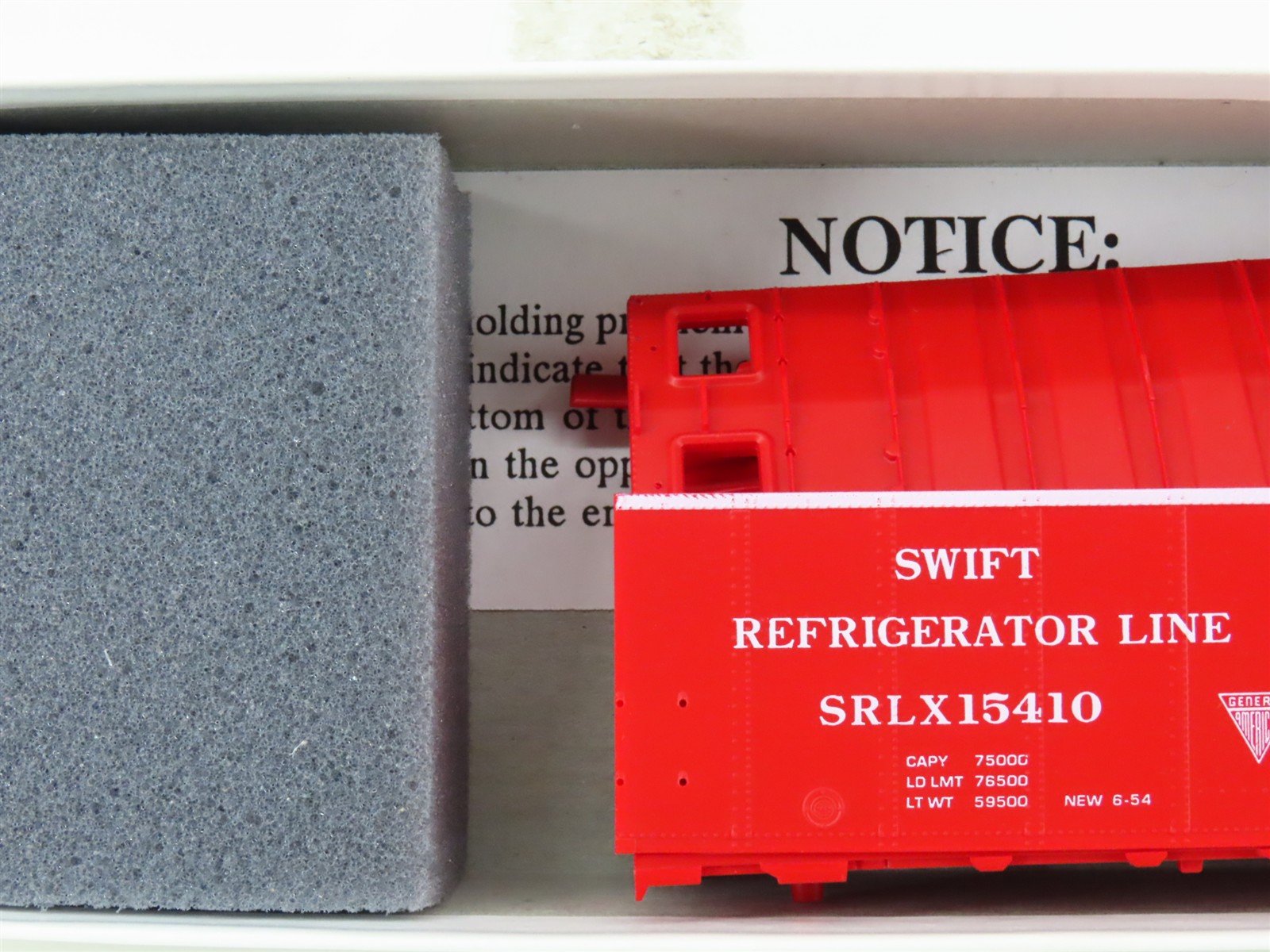 HO InterMountain Kit 40506-07 SRLX Swift Steel Sided Ice Bunker Reefer #15410