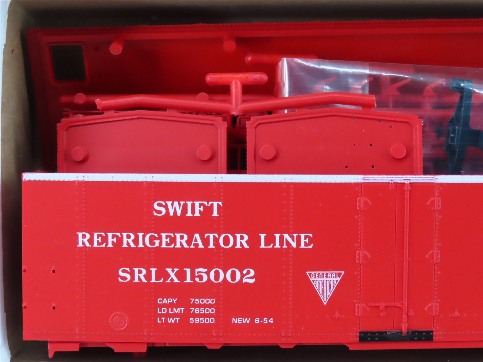 HO InterMountain Kit 40506-01 SRLX Swift Steel Sided Ice Bunker Reefer #15002
