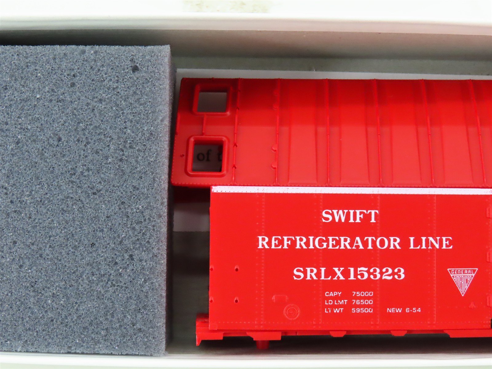 HO InterMountain Kit 40506-05 SRLX Swift Steel Sided Ice Bunker Reefer #15323