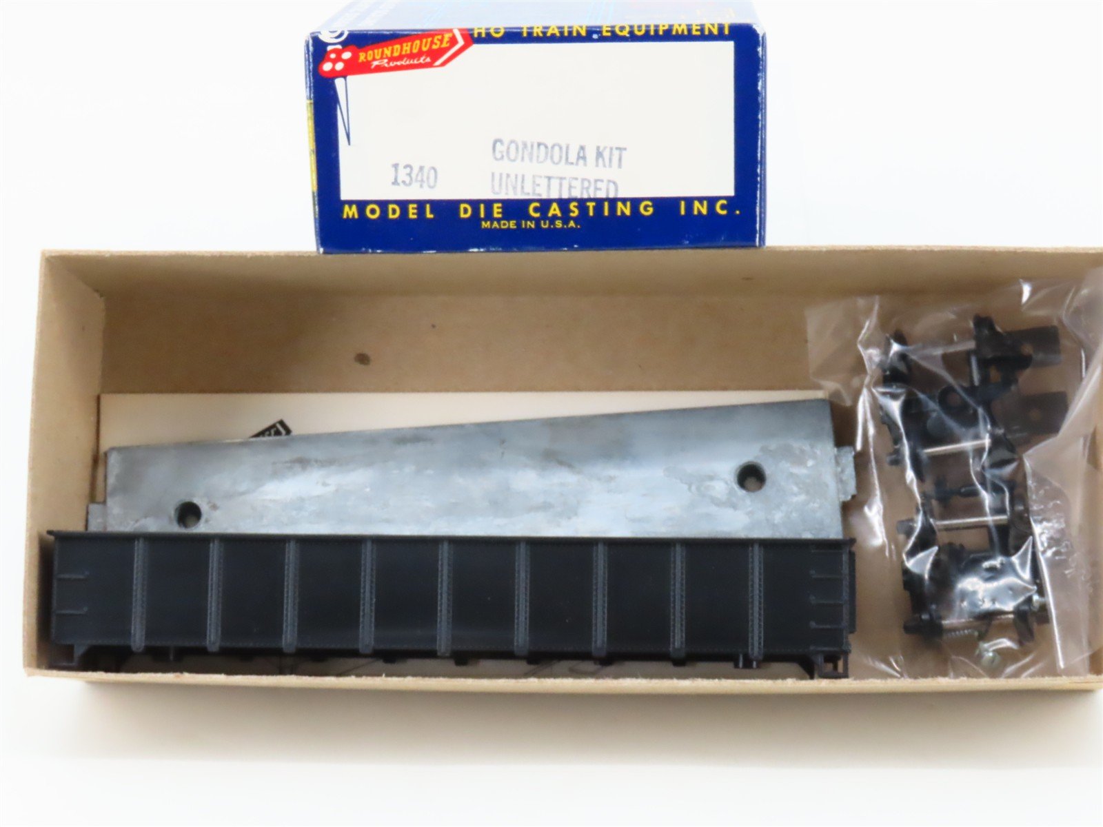 HO Scale InterMountain Kit 1340 Black Unlettered High Side Gondola