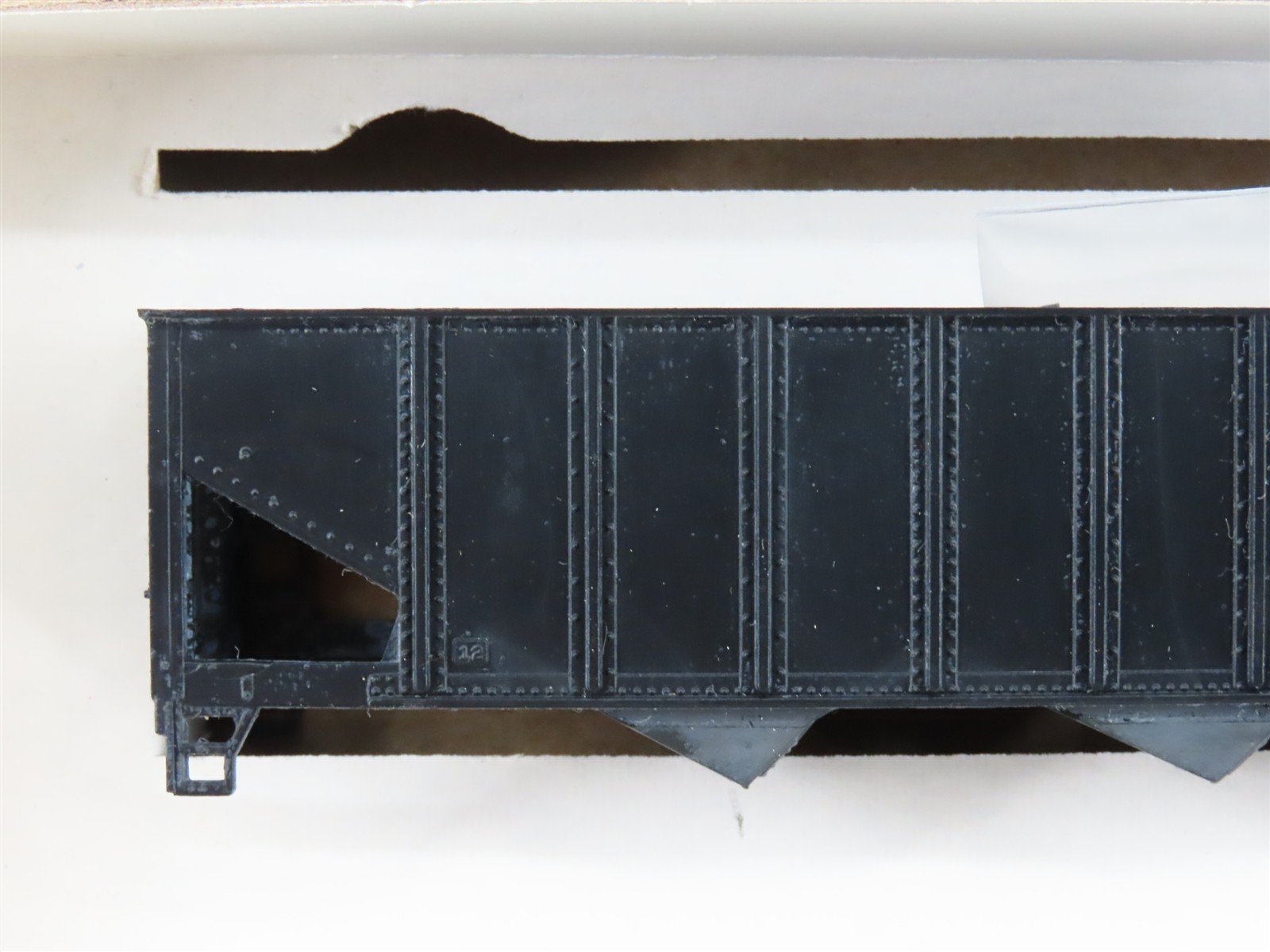 HO Scale Roundhouse Kit 1495 Black, Unlettered 3-Bay Open Hopper - Custom