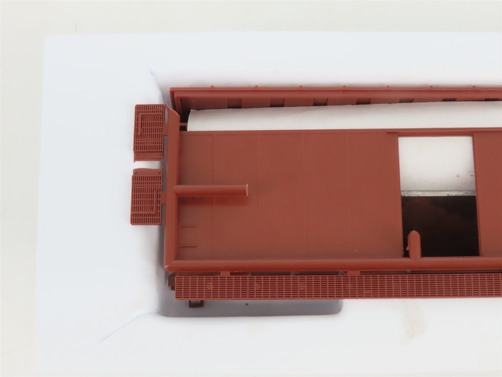 HO Scale Front Range Kit Undecorated 40' Single Door Box Car