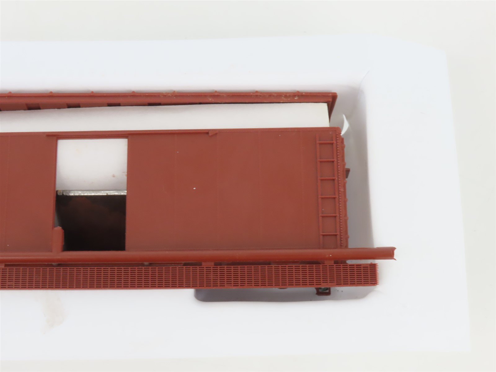 HO Scale Front Range Kit Undecorated 40' Single Door Box Car