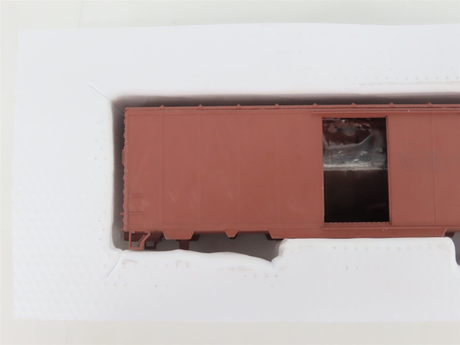 HO Scale Front Range Kit #4800 Undeocrated 40' Single Door Box Car