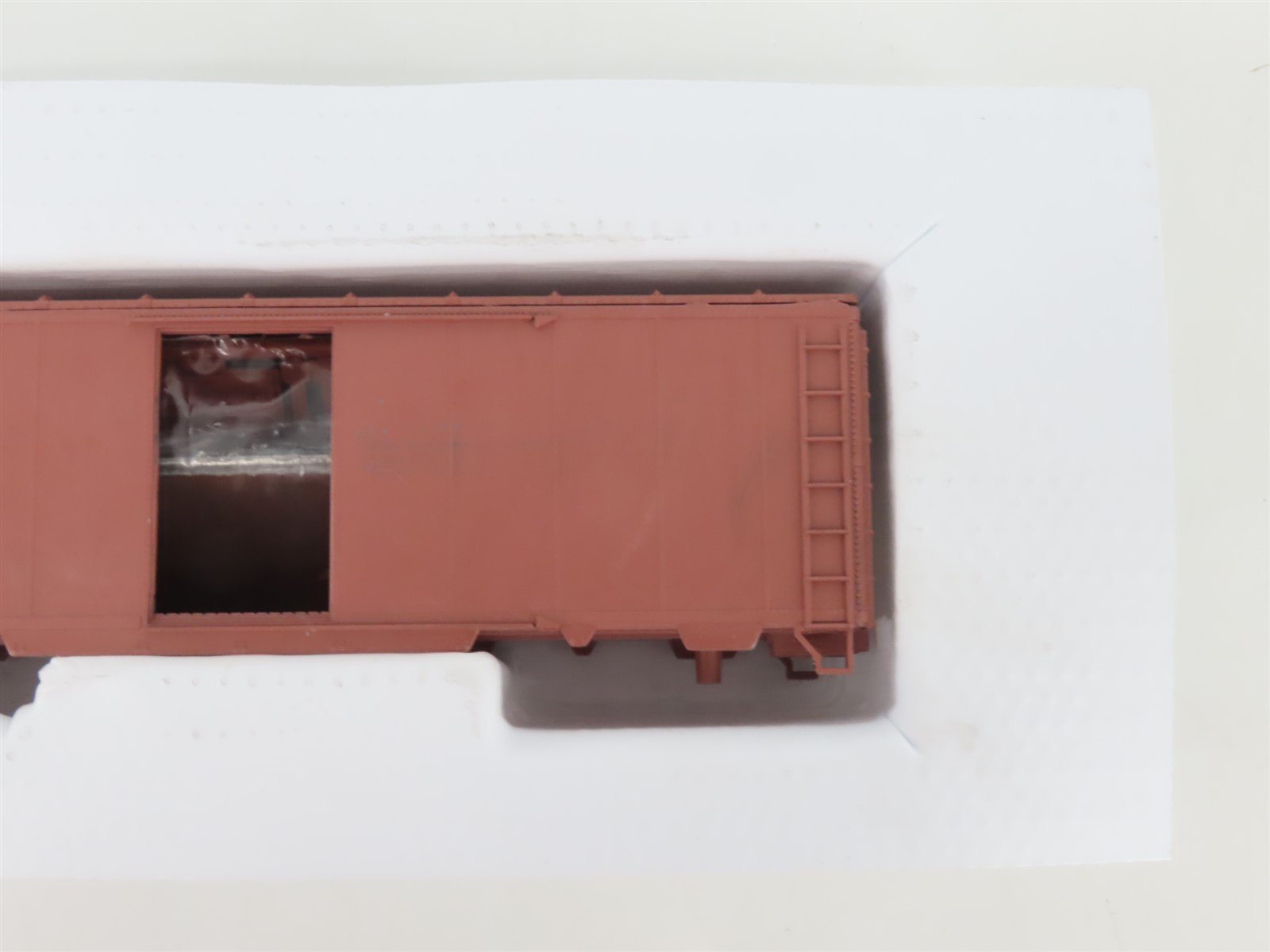 HO Scale Front Range Kit #4800 Undeocrated 40' Single Door Box Car