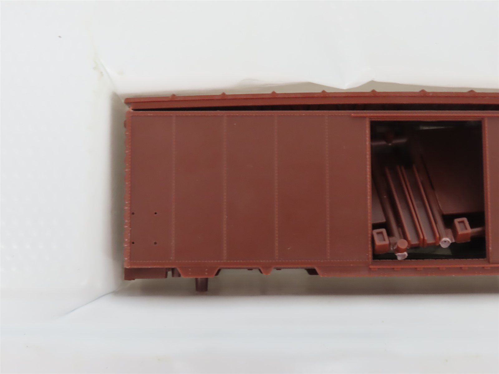HO Scale Front Range Kit #4070 Undecorated 40' Single Door Box Car