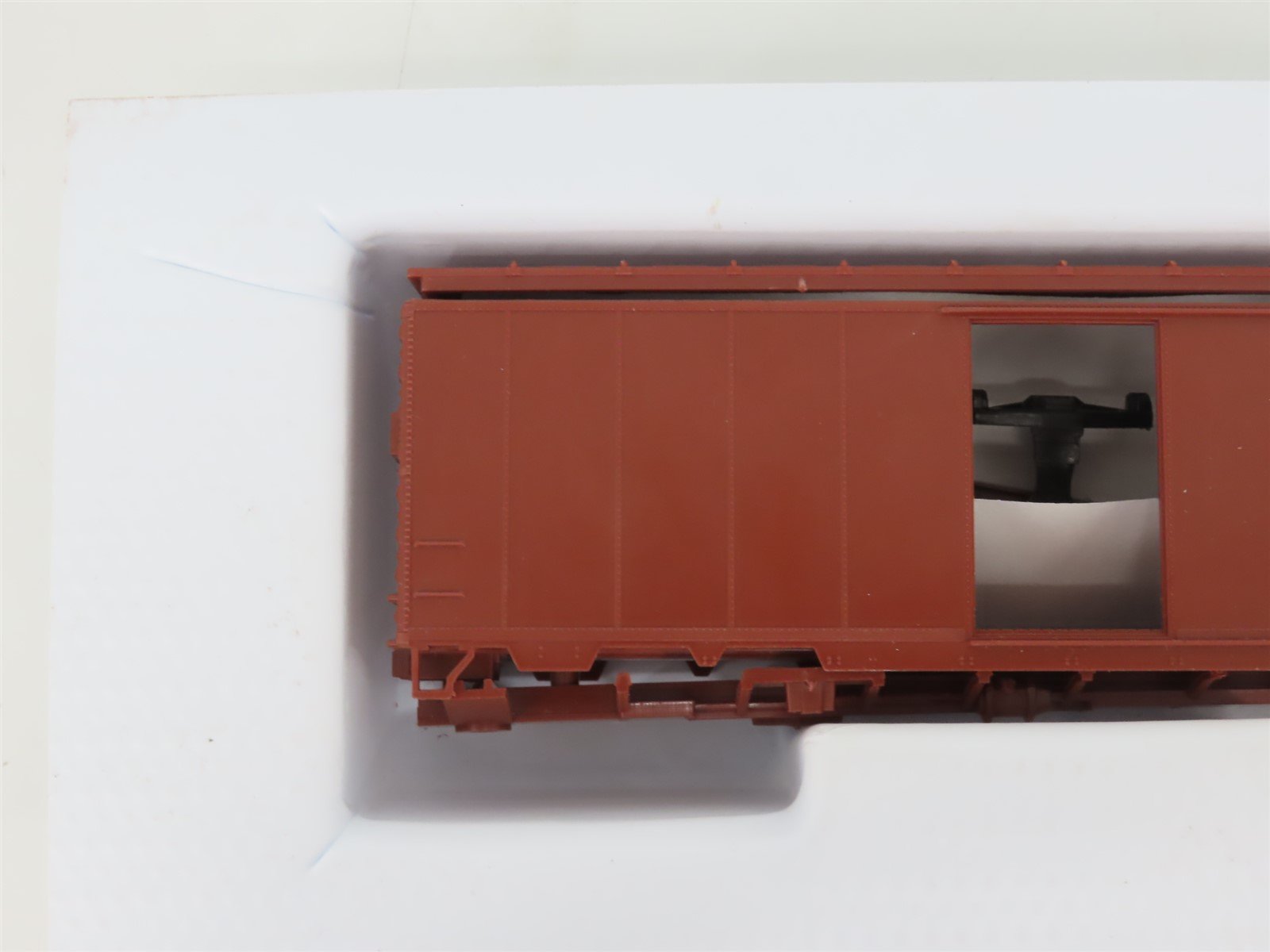 HO Scale Front Range Kit #4700 Undecorated 40' Single Door Box Car