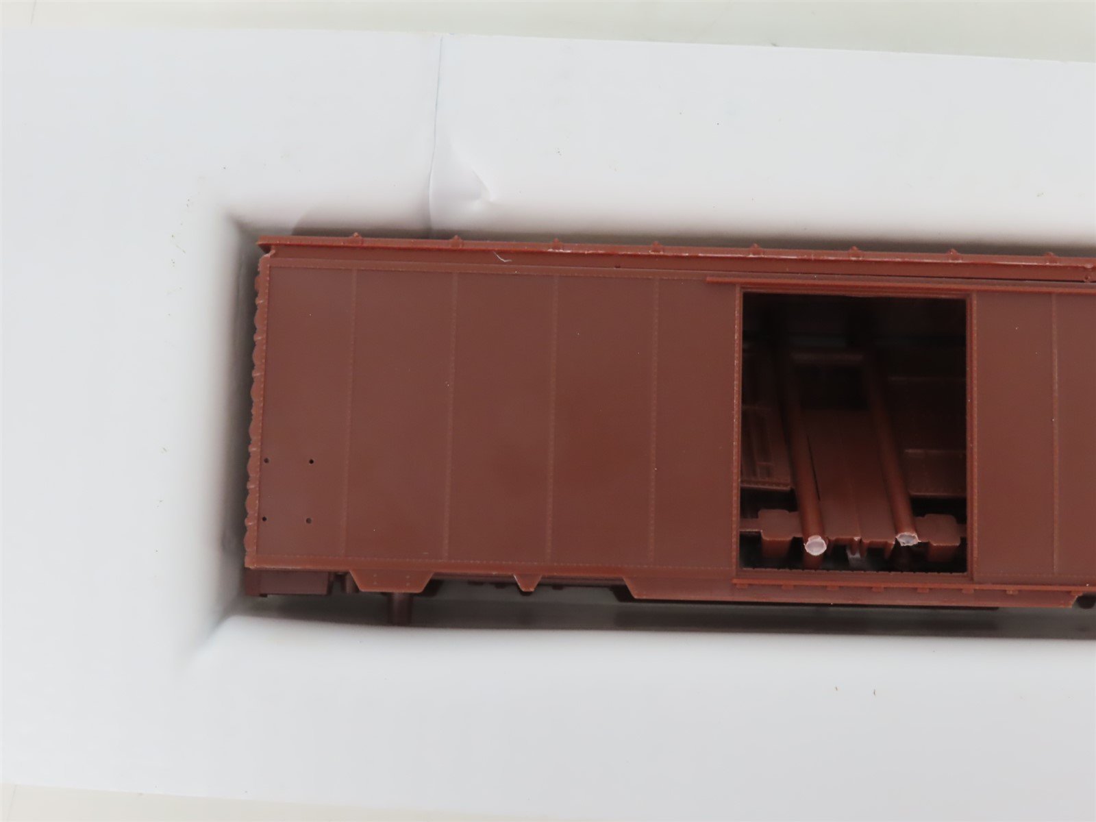 HO Scale Front Range Kit #4070 Undecorated 40' Single Door Box Car