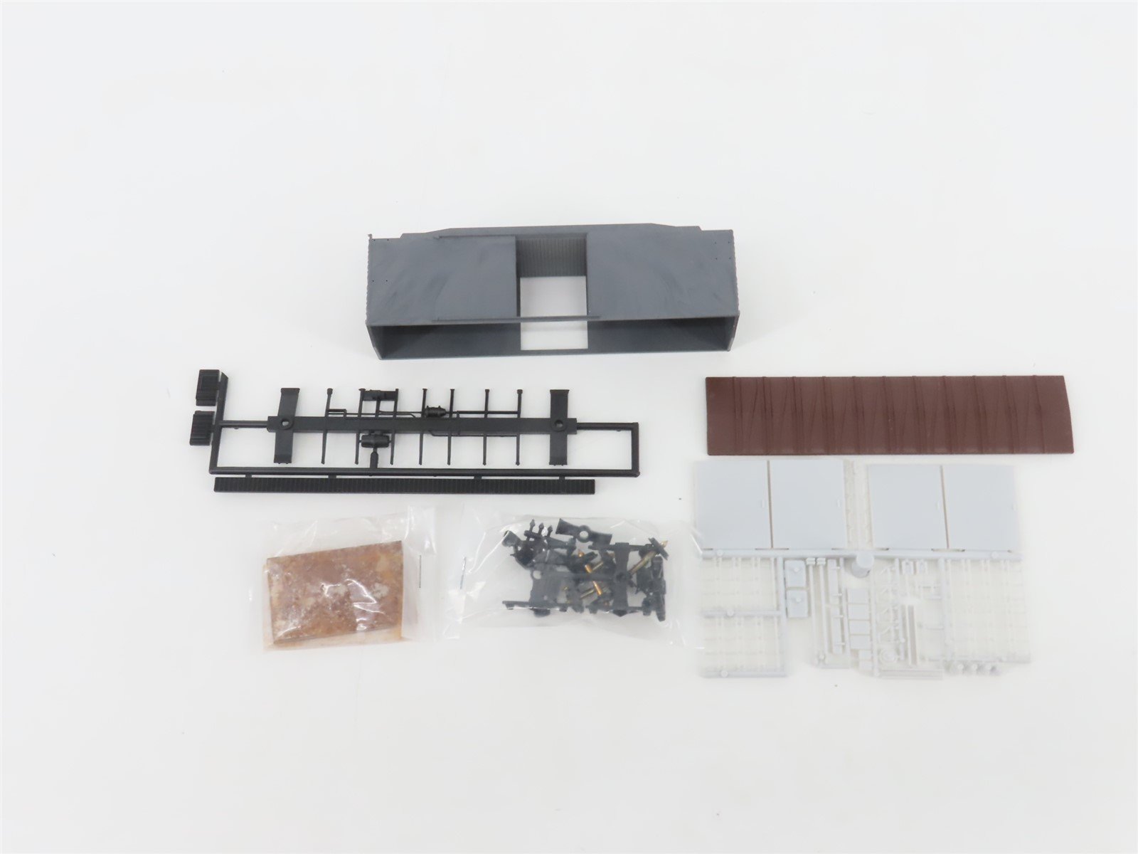 HO Scale Front Range Kit #4070 Undecorated 40' Single Door Box Car