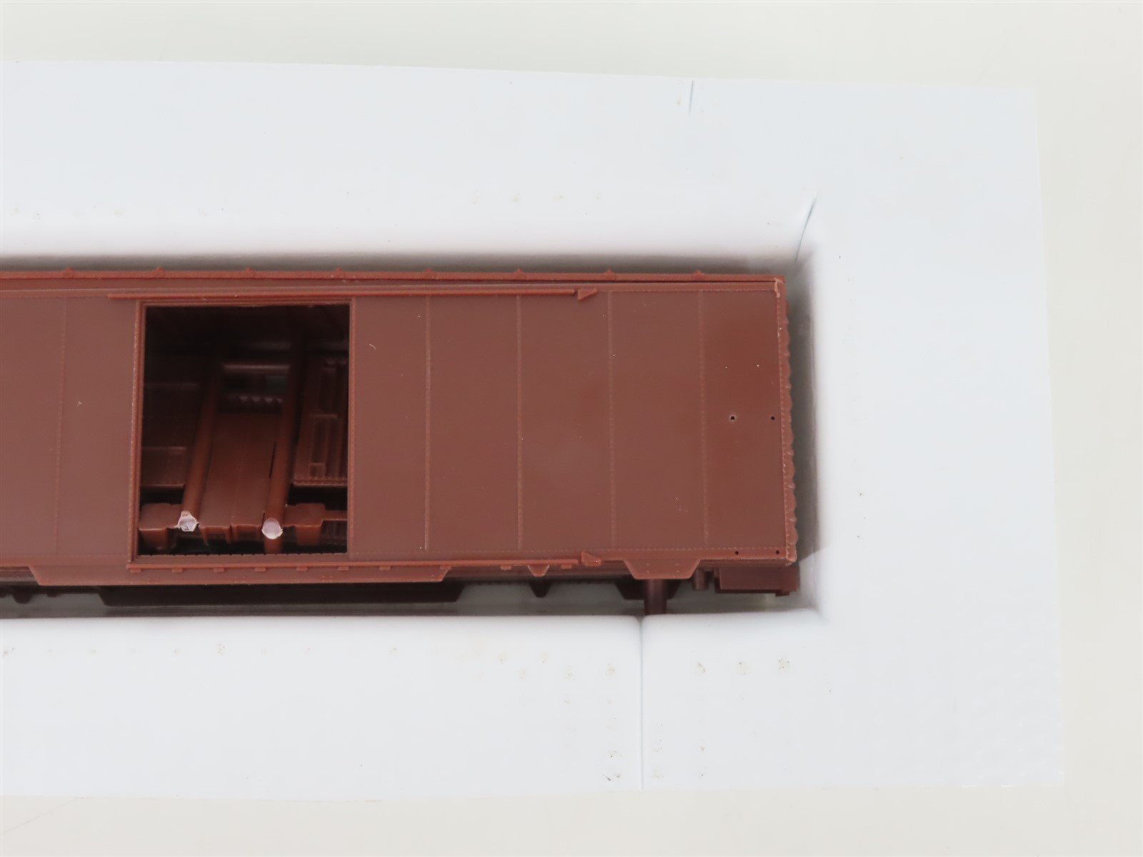 HO Scale Front Range Kit #4070 Undecorated 40' Single Door Box Car