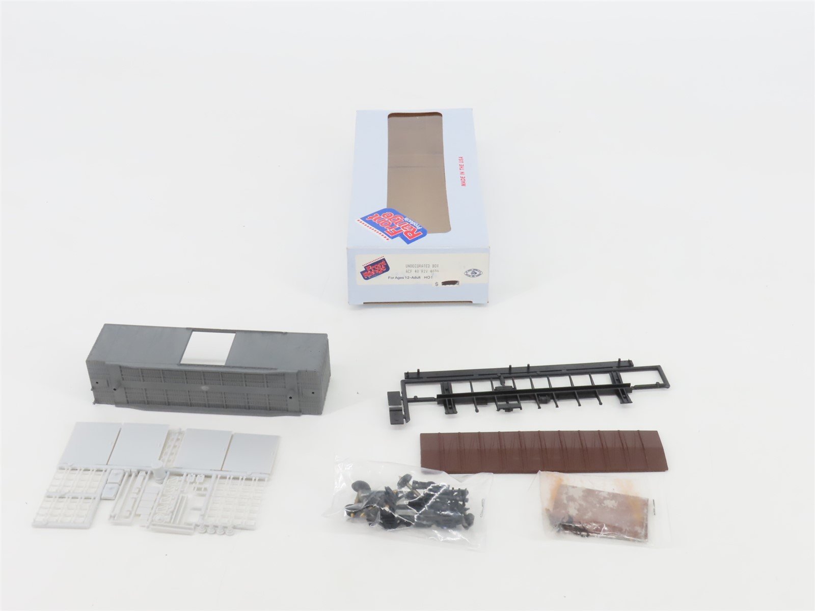 HO Scale Front Range Kit #4070 Undecorated Single Door 40' Box Car