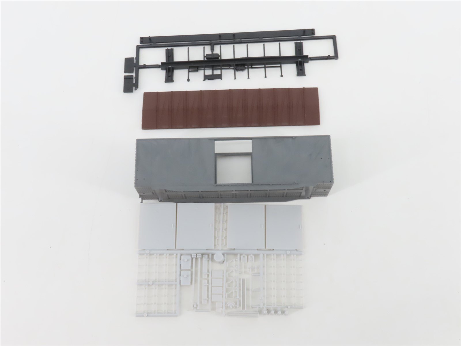 HO Scale Front Range Kit #4070 Undecorated Single Door 40' Box Car