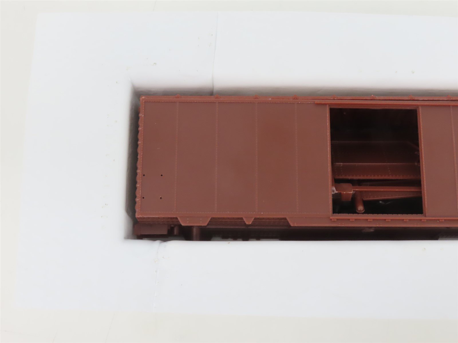 HO Scale Front Range Kit #4070 Undecorated 40' Single Door Box Car