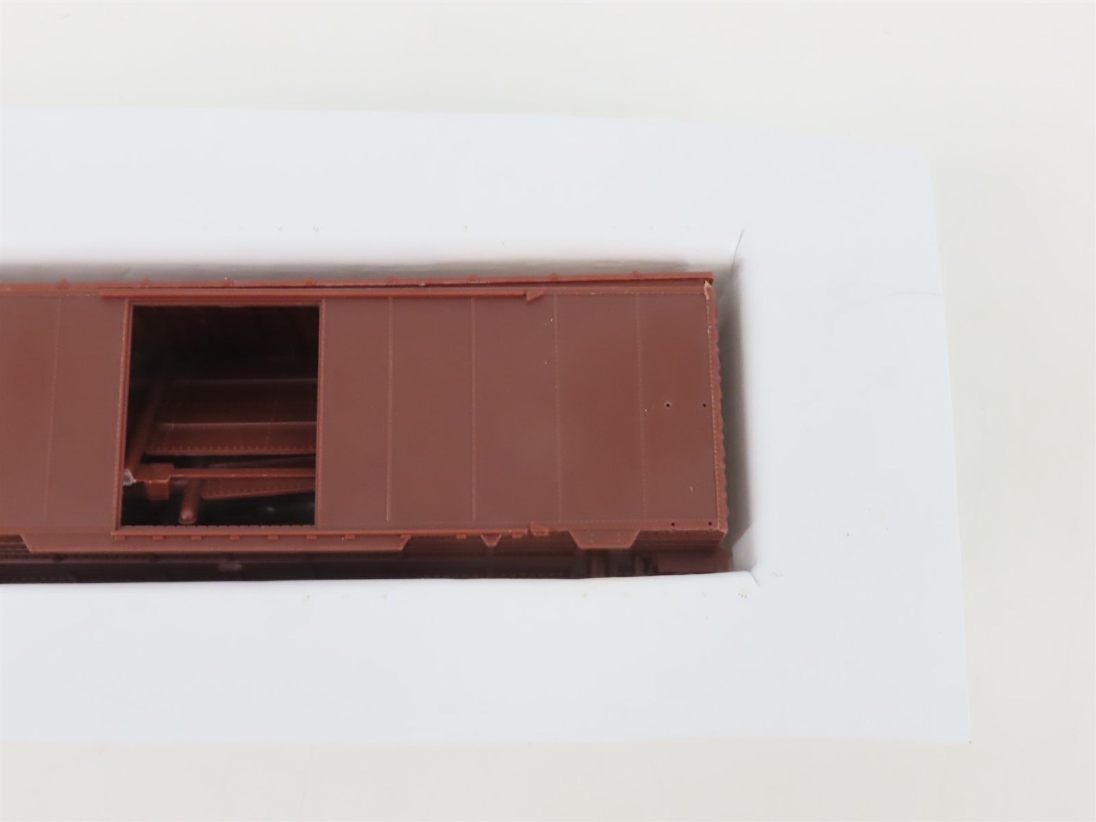 HO Scale Front Range Kit #4070 Undecorated 40' Single Door Box Car