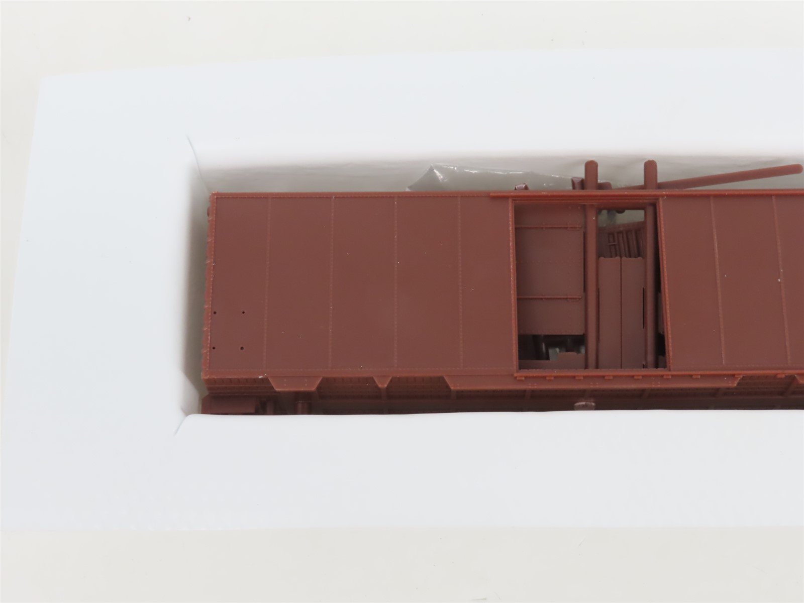 HO Scale Front Range Kit #4070 Undecorated 40' Single Door Box Car
