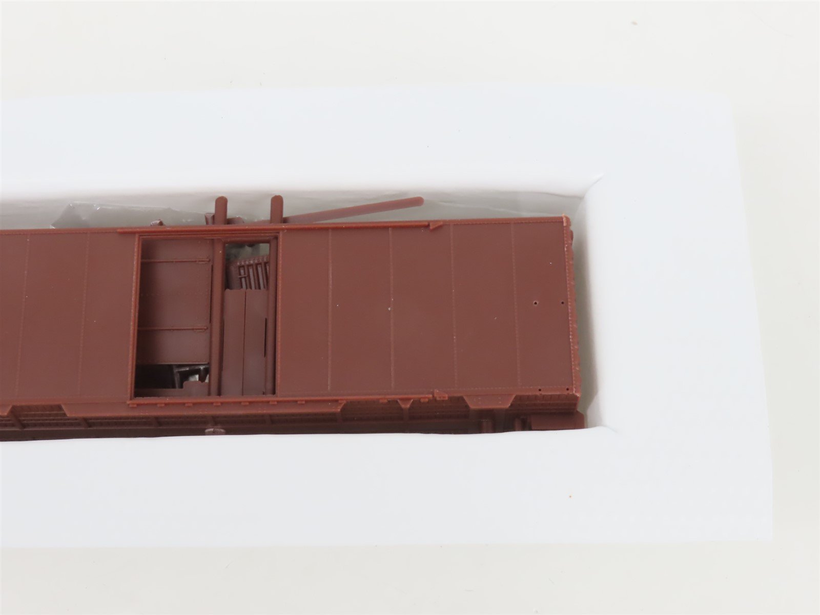 HO Scale Front Range Kit #4070 Undecorated 40' Single Door Box Car