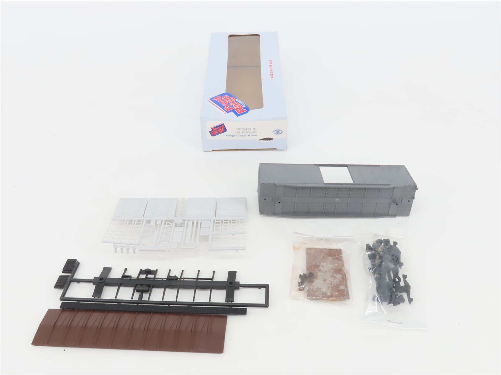 HO Scale Front Range Kit #4070 Undecorated Single Door 40' Box Car