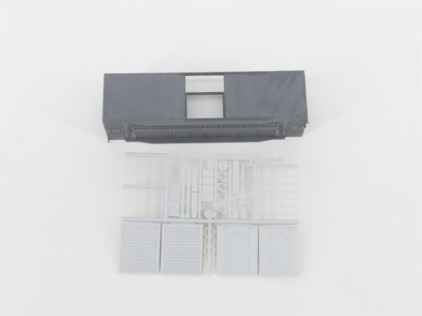 HO Scale Front Range Kit #4070 Undecorated Single Door 40' Box Car