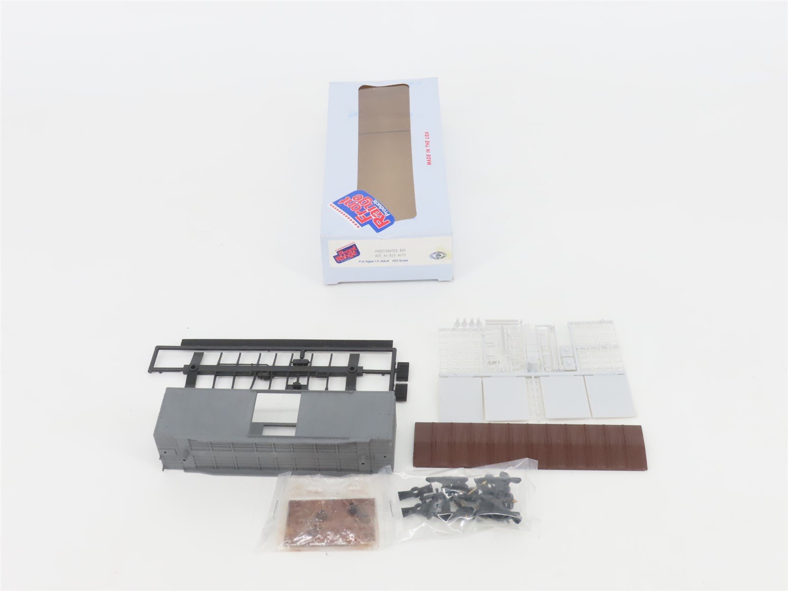 HO Scale Front Range Kit #4070 Undecorated 40' Single Door Box Car
