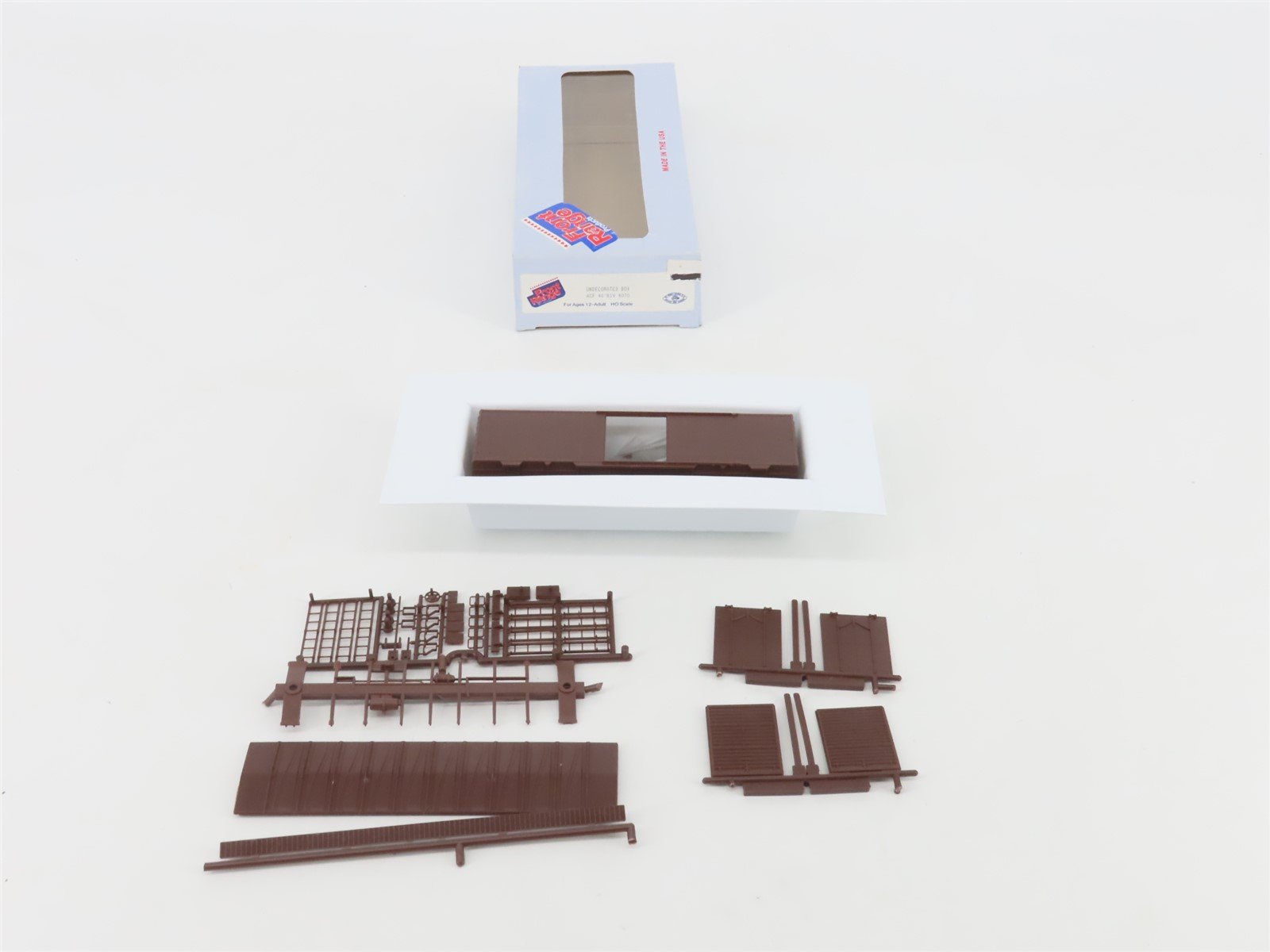 HO Scale Front Range Kit #4070 Undecorated 40' Single Door Box Car