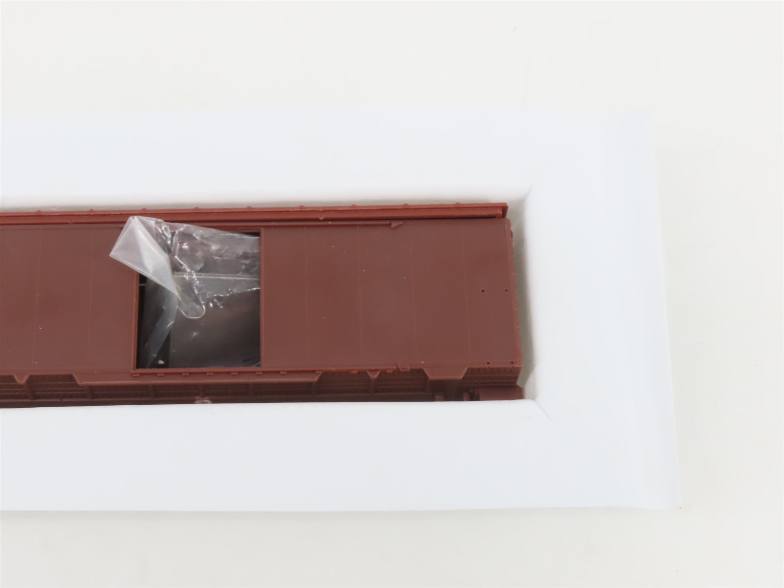 HO Scale Front Range Kit #4070 Undecorated 40' Single Door Box Car