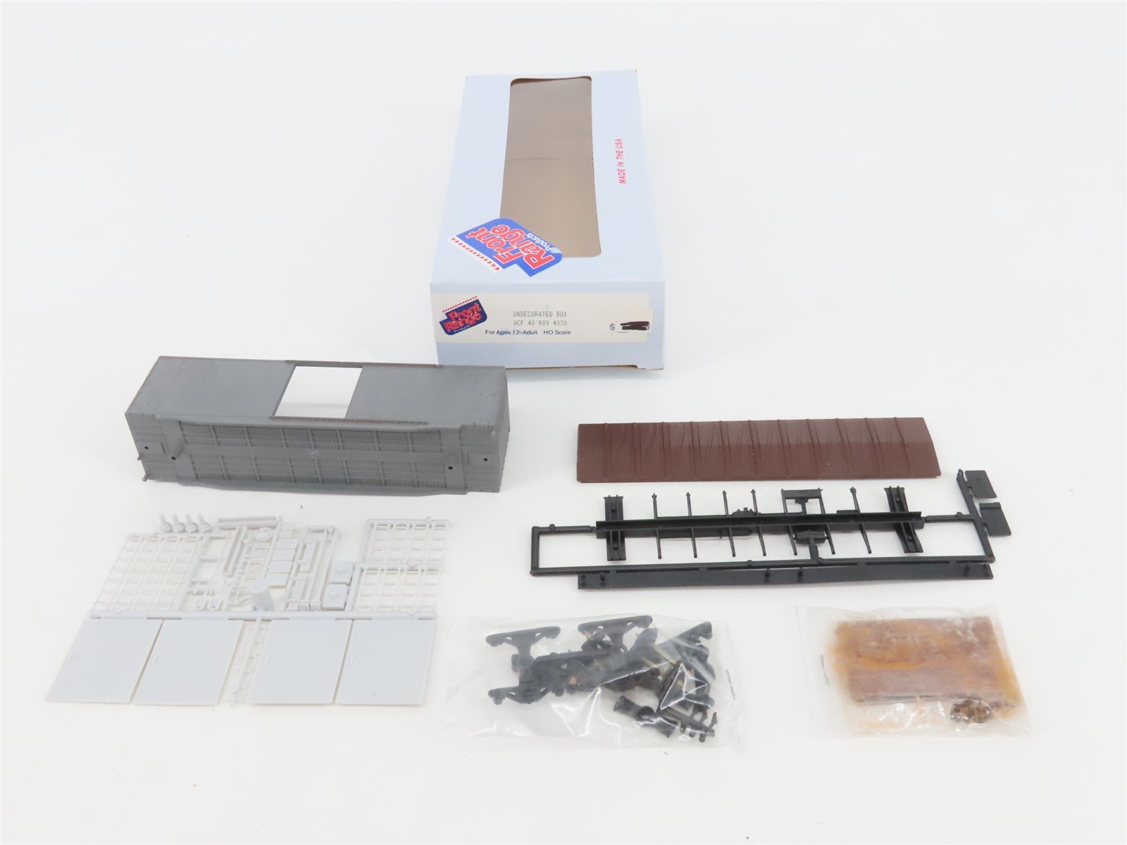 HO Scale Front Range Kit #4070 Undecorated 40' Single Door Box Car