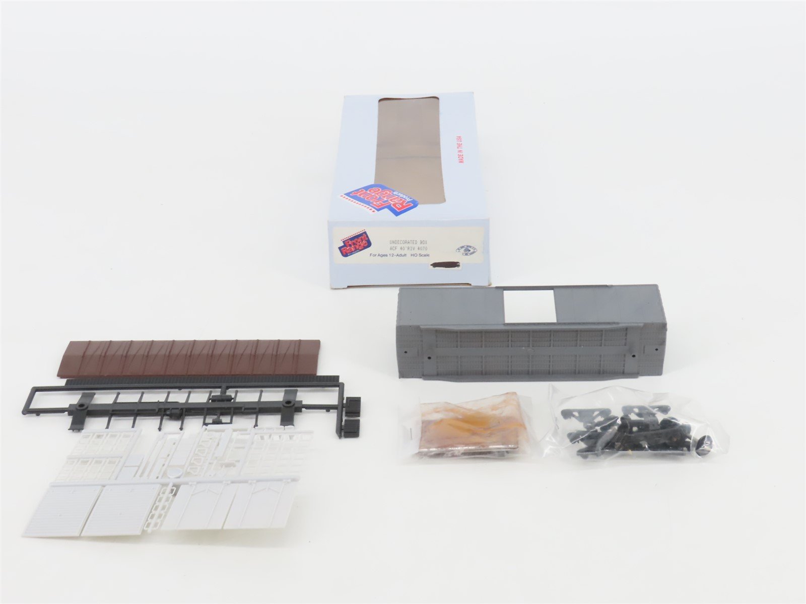 HO Scale Front Range Kit #4070 Undecorated 40' Single Door Box Car