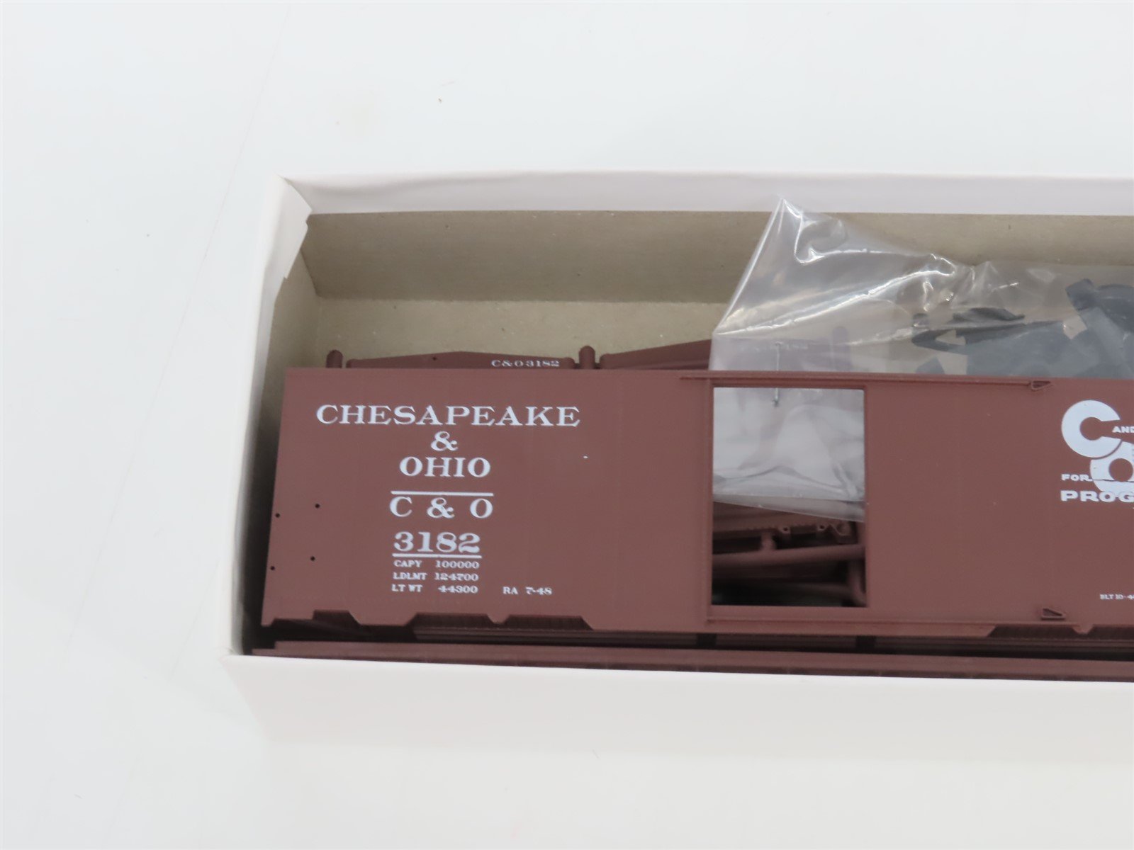 HO Scale InterMountain Kit 40706-02 C&O Chesapeake & Ohio 40' Box Car #3182