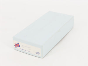 HO Scale Front Range Kit #4300 Undecorated 3-Bay Covered Grain Hopper Car