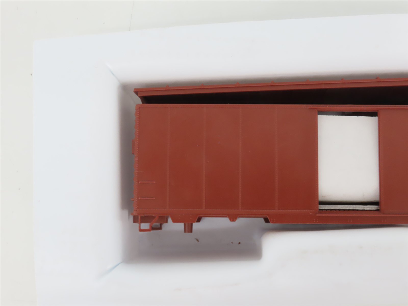 HO Scale Front Range Kit #4700 Undecorated 40' Single Door Box Car