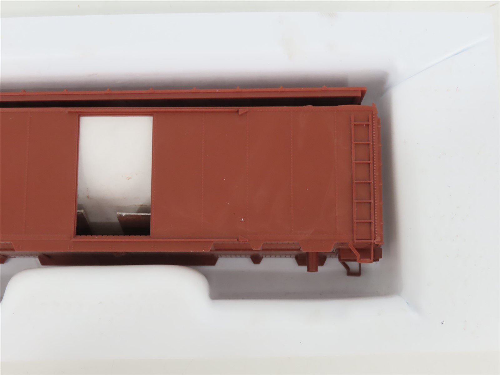 HO Scale Front Range Kit #4700 Undecorated 40' Single Door Box Car