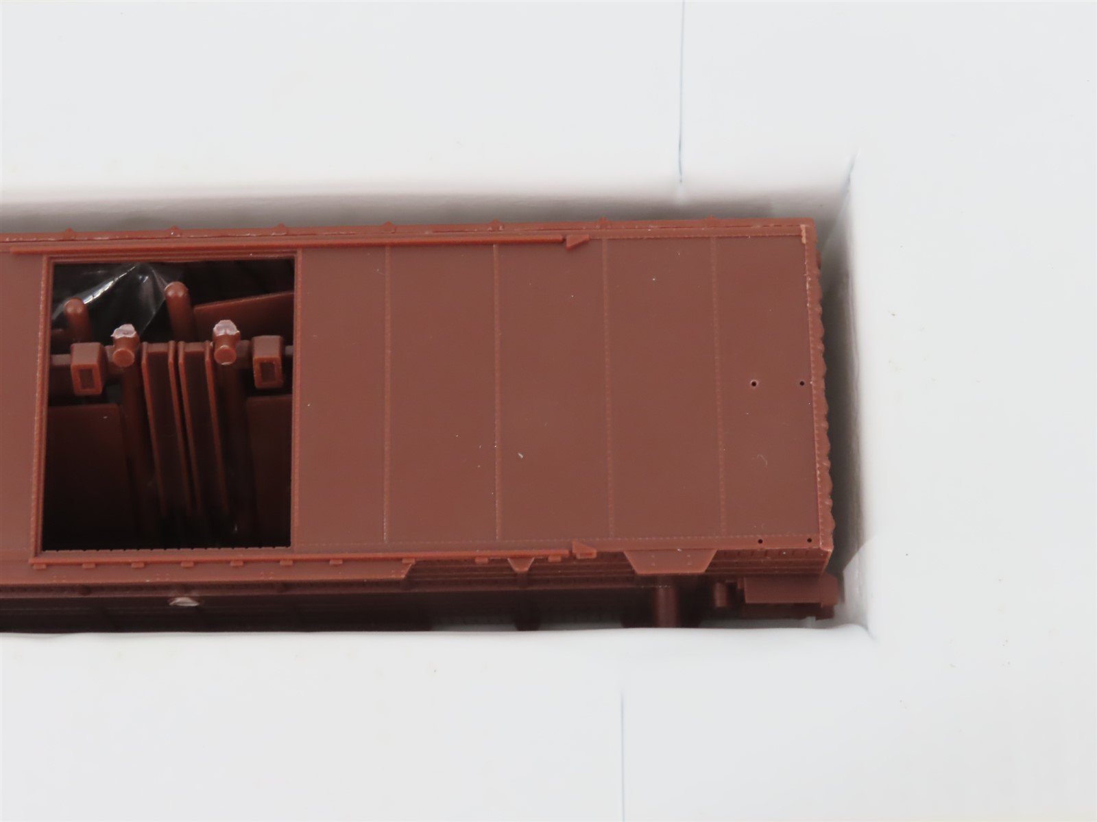 HO Scale Front Range Kit #4070 Undecorated 40' Single Door Box Car