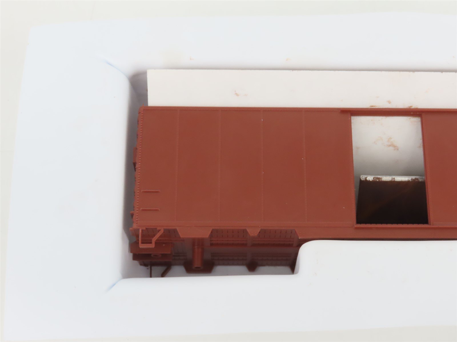 HO Scale Front Range Kit #4700 Undecorated 40' Single Door Box Car