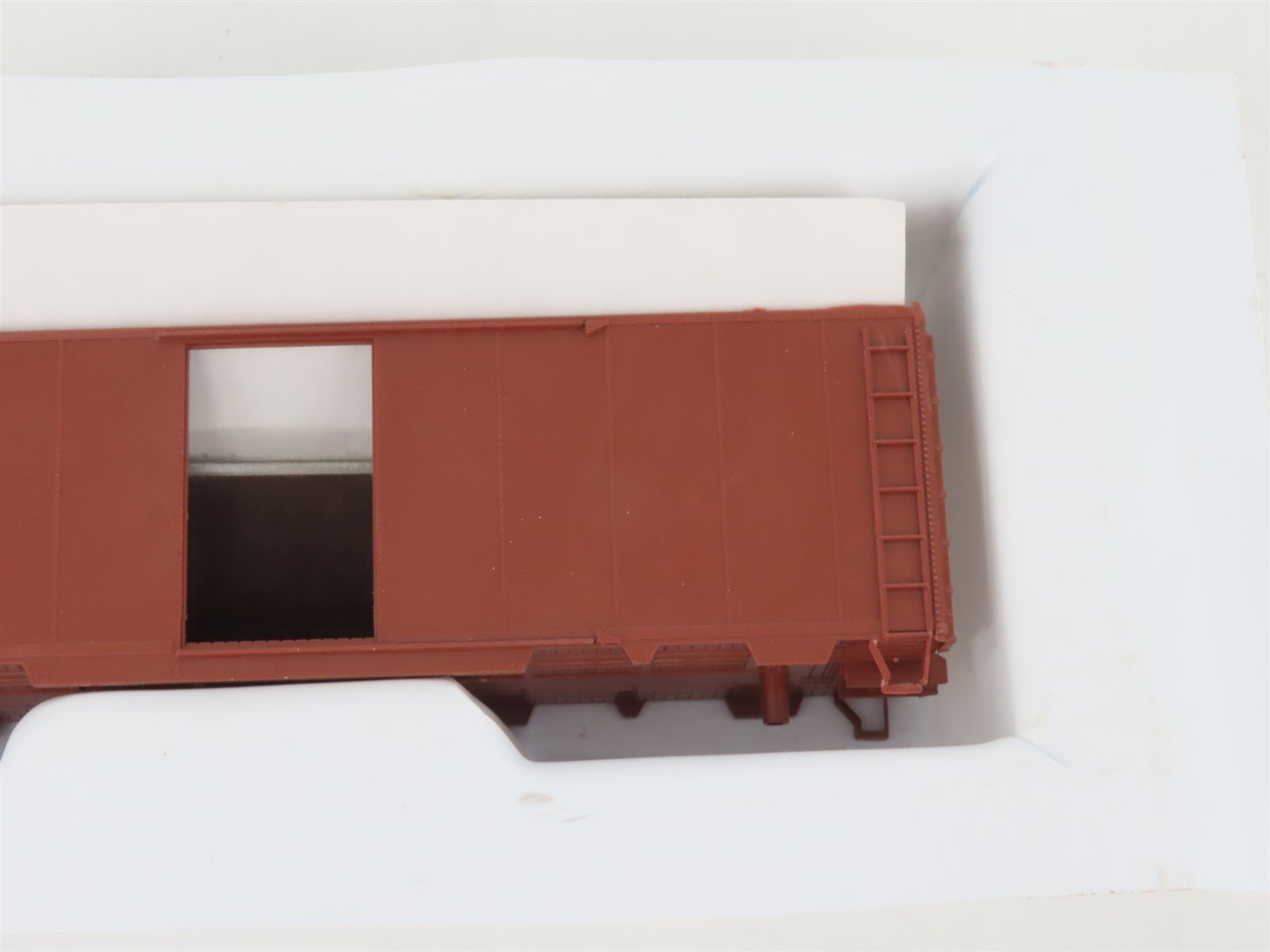 HO Scale Front Range Kit #4700 Undecorated Single Door 40' Box Car