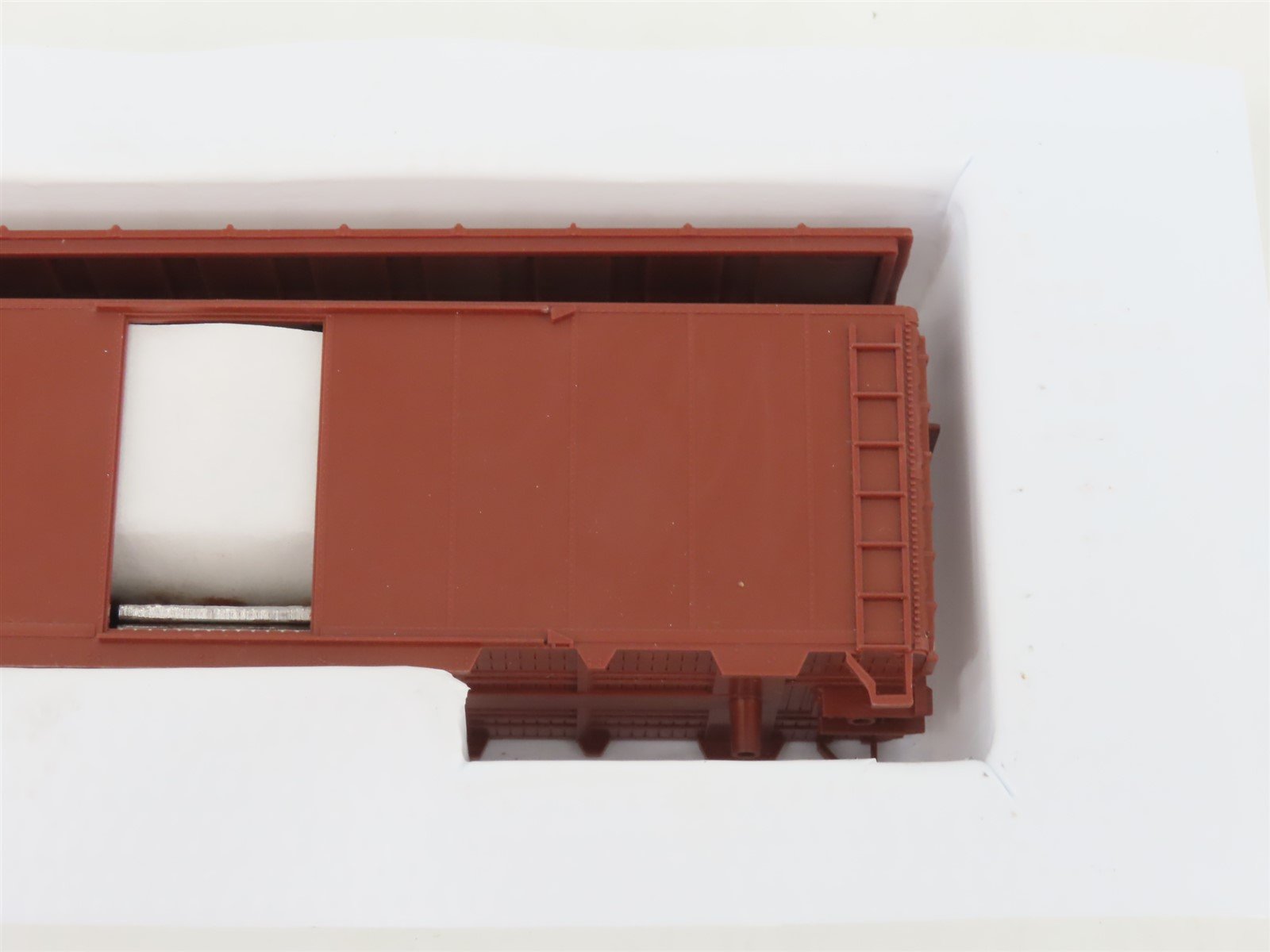 HO Scale Front Range Kit #4700 Undecorated 40' Single Door Box Car